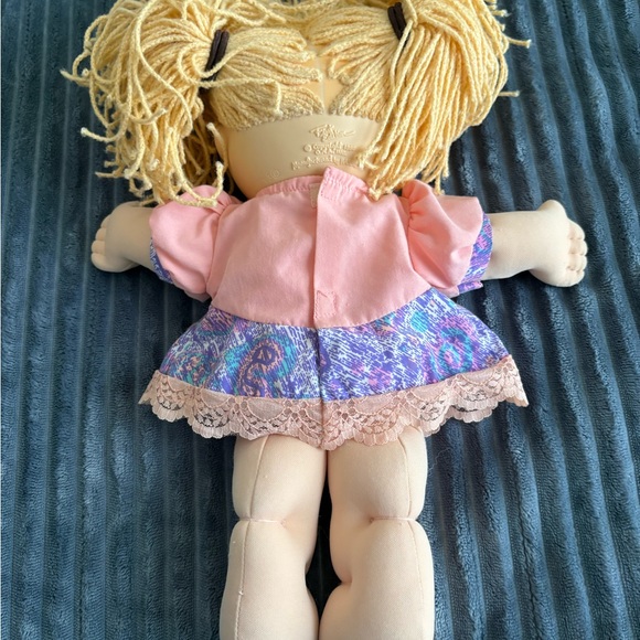 Cabbage patch doll - Picture 2 of 4